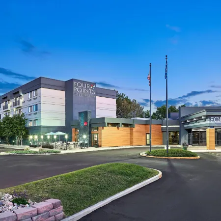 Four Points by Sheraton Salt Lake City Airport Отели рядом с Аэропорт Солт-Лейк-Сити