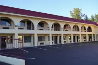 Timberland Inn & Suites Hotels in Kelso