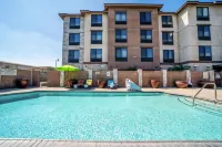 Country Inn & Suites by Radisson, Ontario at Ontario Mills, CA - Rooftop Pools