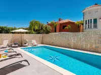 Curie - Private Pools