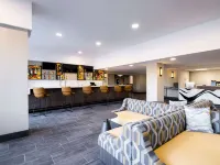 DoubleTree by Hilton Livermore - bar