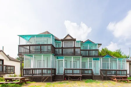 Seosan Pension Sunrise Beach Отели рядом с достопримечательностью «Beolcheon Auto Campground»