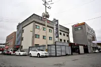 Gunsan H Hotels near Sinheung-dong Japanese House (Hirotsu House)