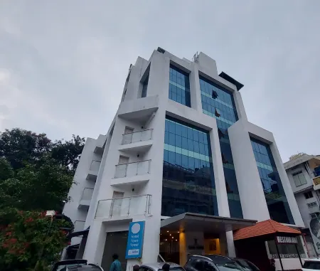 Hotel Town Tower Отели рядом с достопримечательностью «Пазхавангаэди Сри Маха Ганапати Темпл»