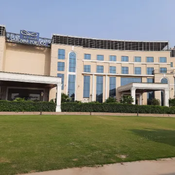 The Gaurs Sarovar Premiere