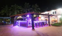 The Byke Old Anchor Beach Resort & Spa - bar