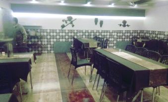 Hotel Satkar Deluxe - Housity