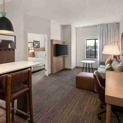 Staybridge Suites Mpls-Maple Grove/Arbor Lakes Rooms