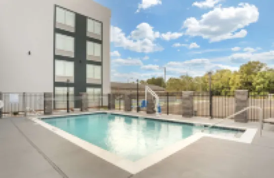 เบสท์เวสเทิร์นพลัสมือถืออินน์แอนด์สวีทส์