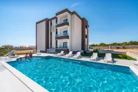 Deluxe Villa Laura with Pool Studio 5b - Pools