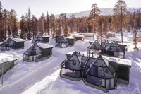 Santa's Hotel Aurora & Igloos فنادق في Luosto