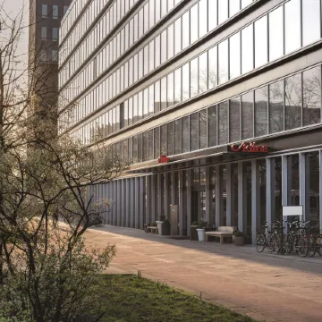 Adina Apartment Hotel Hamburg Speicherstadt Отели рядом с достопримечательностью «Канал Альстерфлет»