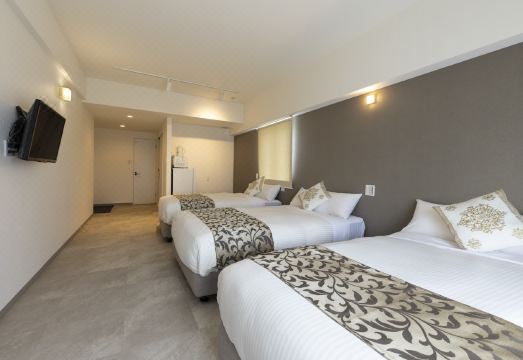 5. 미스터 .킨조 ..