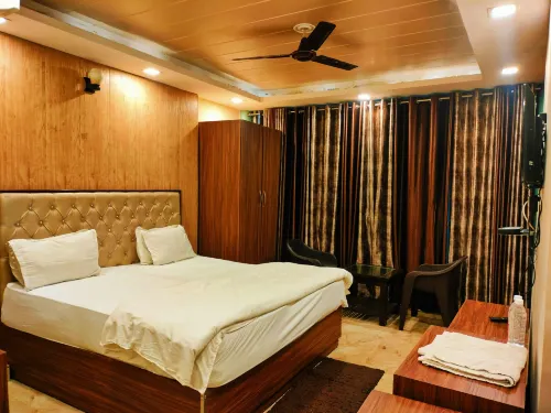 Hotel Mauji's Legacy Hotel di Allahabad