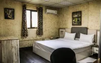 Baghdad Intl. Airport Hotel Hotel dekat Mosque compound colleges - Bab Al Moatham