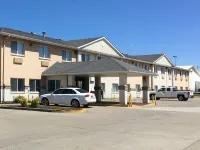 Quality Inn & Suites Lincoln Near I-55 Hotels in Lincoln
