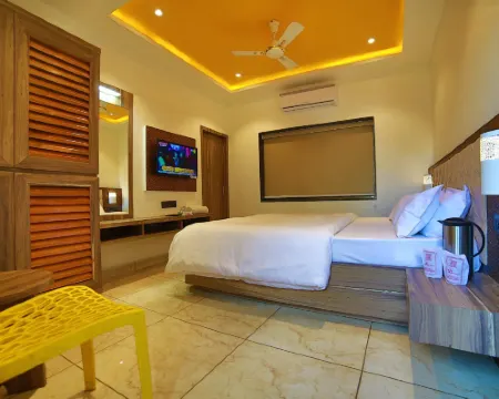 Hotel Mamta Palace, 500 Meters from Nakki Lake Hotels in Mount Abu