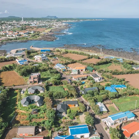 Jeju Samdal Gaok Отели рядом с достопримечательностью «Пляж Пёсон»