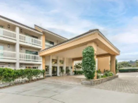 Best Western Plus Monterey Inn Hotels near Coast Guard Pier