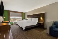 Holiday Inn Express & Suites OKMULGEE by IHG - parking