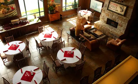 Wildwood Lodge Отели в г. Пеуоки