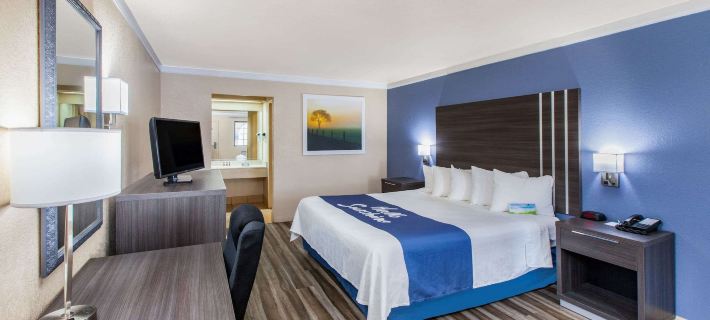 Days Inn & Suites by Wyndham Braunig Lake Hotele w: Bexar County