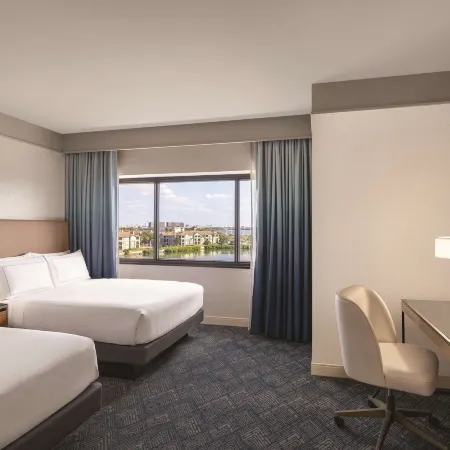 DoubleTree by Hilton Tampa Rocky Point Waterfront Отели рядом с достопримечательностью «Поле для гольфа Rocky Point Golf»