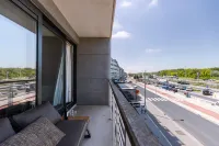 Huswell - Bright Apartment with Parking Near the Beach