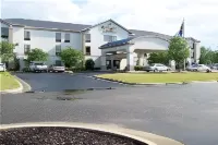 Holiday Inn Express & Suites Sanford Hôtels à : Sanford