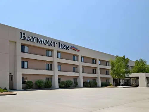Baymont by Wyndham Paducah Hotels in Metropolis