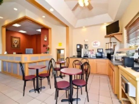 Super 8 by Wyndham Gillette Hoteles en Gillette