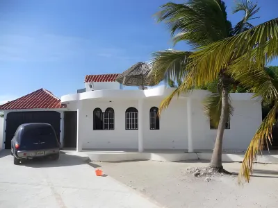 Guesthouse Villa la Isla Отели в г. 