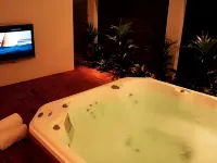 Great Polonia the Granary la Suite Hotel - Hot Tub