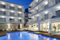 Hotel Torá - Swimmingpools