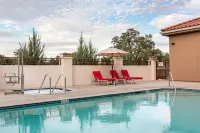 โรงแรม The Oaks Paso Robles - ที่มีสระว่ายน้ำ