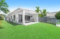 Blue Lagoon Villa B - Villas