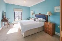 Host Stay Turnstone
