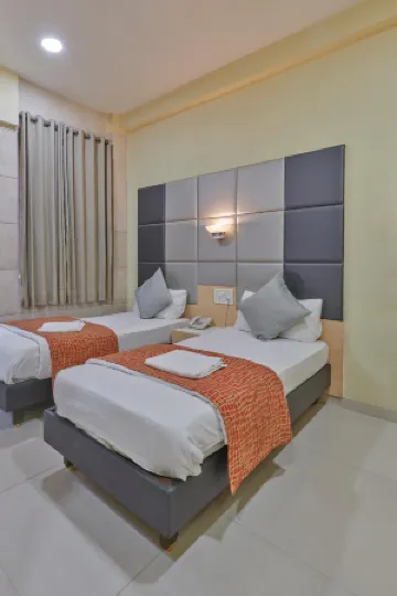 Bentley Hotel, Marine Drive