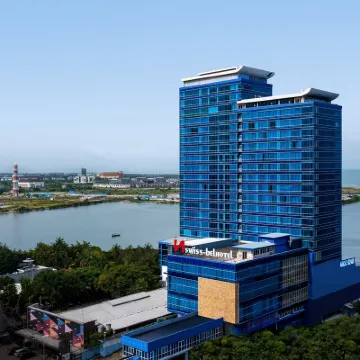 Swiss-Belhotel Waterfront Makassar Hotels near Losari Beach