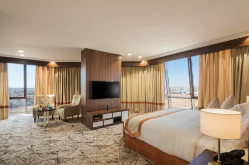 Tulip Plaza Hotel - parking