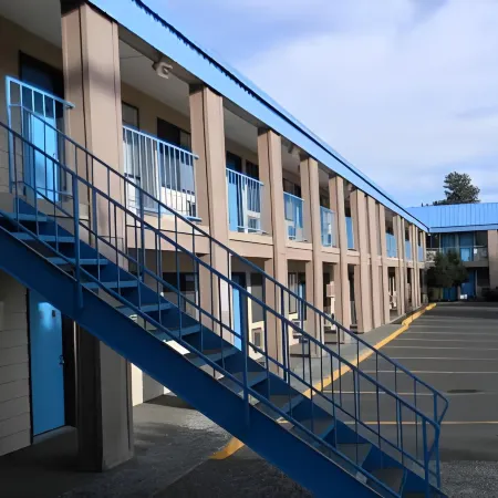 Motel West