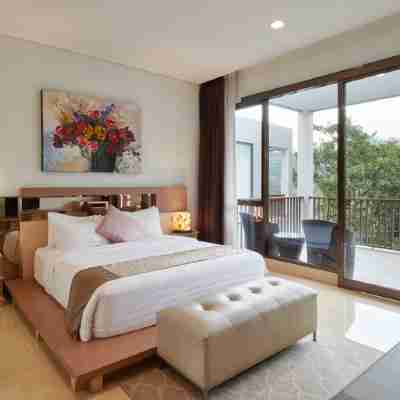 Mentari Hill View Villa 8 Bedrooms with a Private Swimming Pool and Movie Room Rooms
