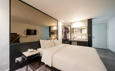 Daily Heaven Hotel Отели рядом со станцией Pyeongtaeg Station