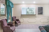 Howard Johnson by Wyndham Williamstown Hotels in Williamstown