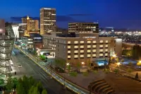 코트야드 타코마 다운타운 Greater Tacoma Convention & Trade Center 주변 호텔