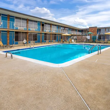 Days Inn by Wyndham Frederick
