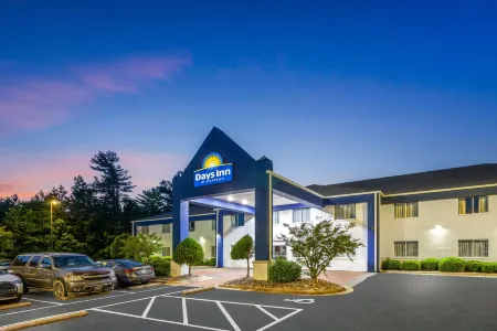 Days Inn & Suites by Wyndham Siler City