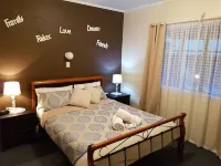 Murray Gardens Country Cottages & Motel 스탄소프 호텔
