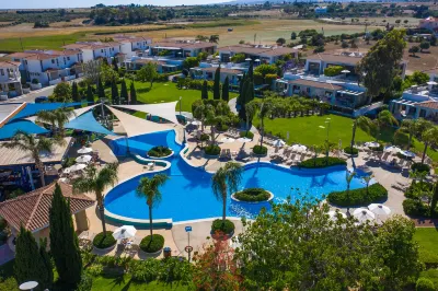 Atlantis Gardens Hoteles cerca de Camel Park