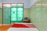 OYO 93394 Pondok Wisata Kurniawan 2NearWonogondang Camp
